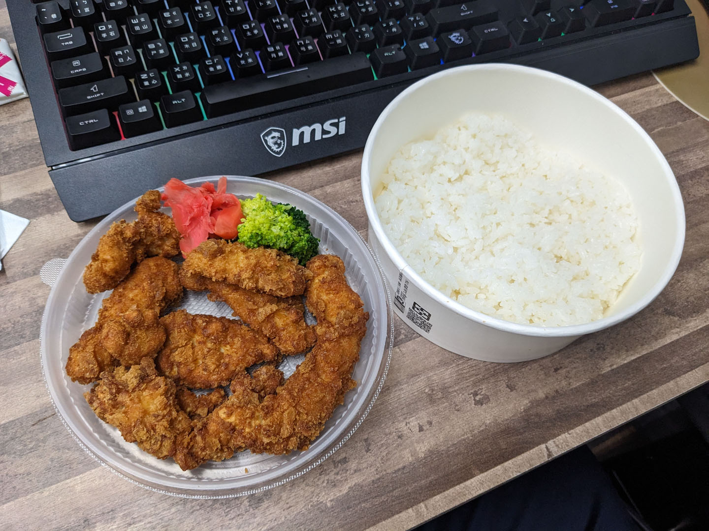 [台北車站周邊美食]伊藤屋-超美味豬排飯、唐揚雞飯，店家資訊、菜單都在這 | OurShare生活紀錄