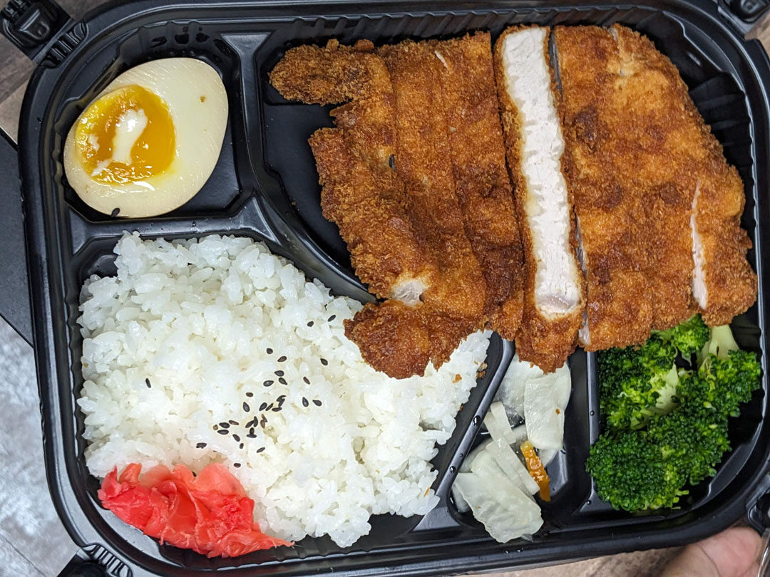 [台北車站周邊美食]伊藤屋-超美味豬排飯、唐揚雞飯，店家資訊、菜單都在這 | OurShare生活紀錄