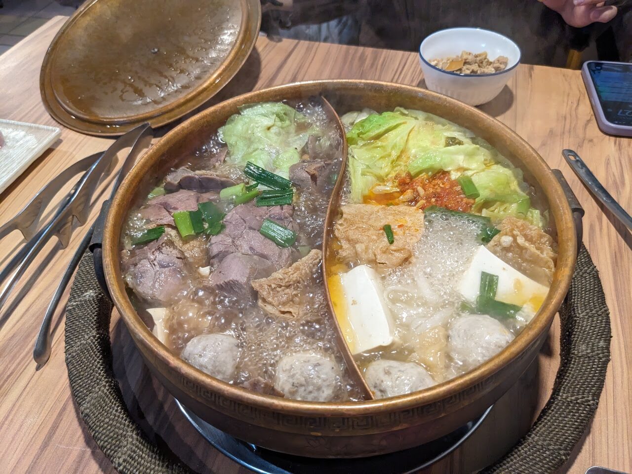 高原燉牛肉+酸湯魚火鍋 鴛鴦鍋